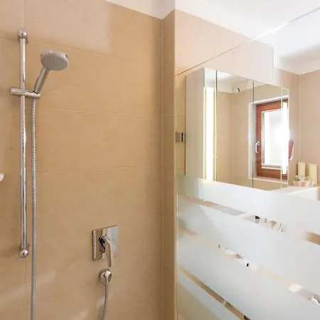 Hotel Luxury Boarding 4*