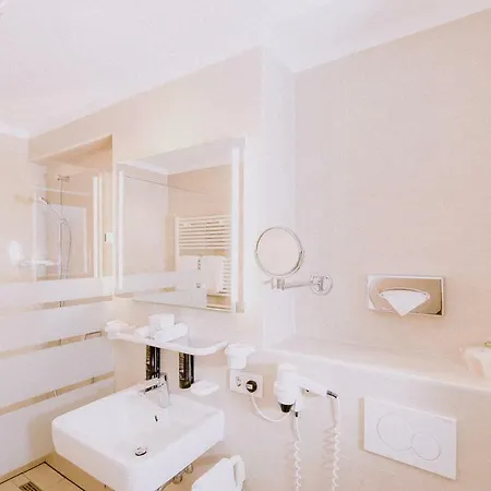 Hotel Luxury Boarding 4*